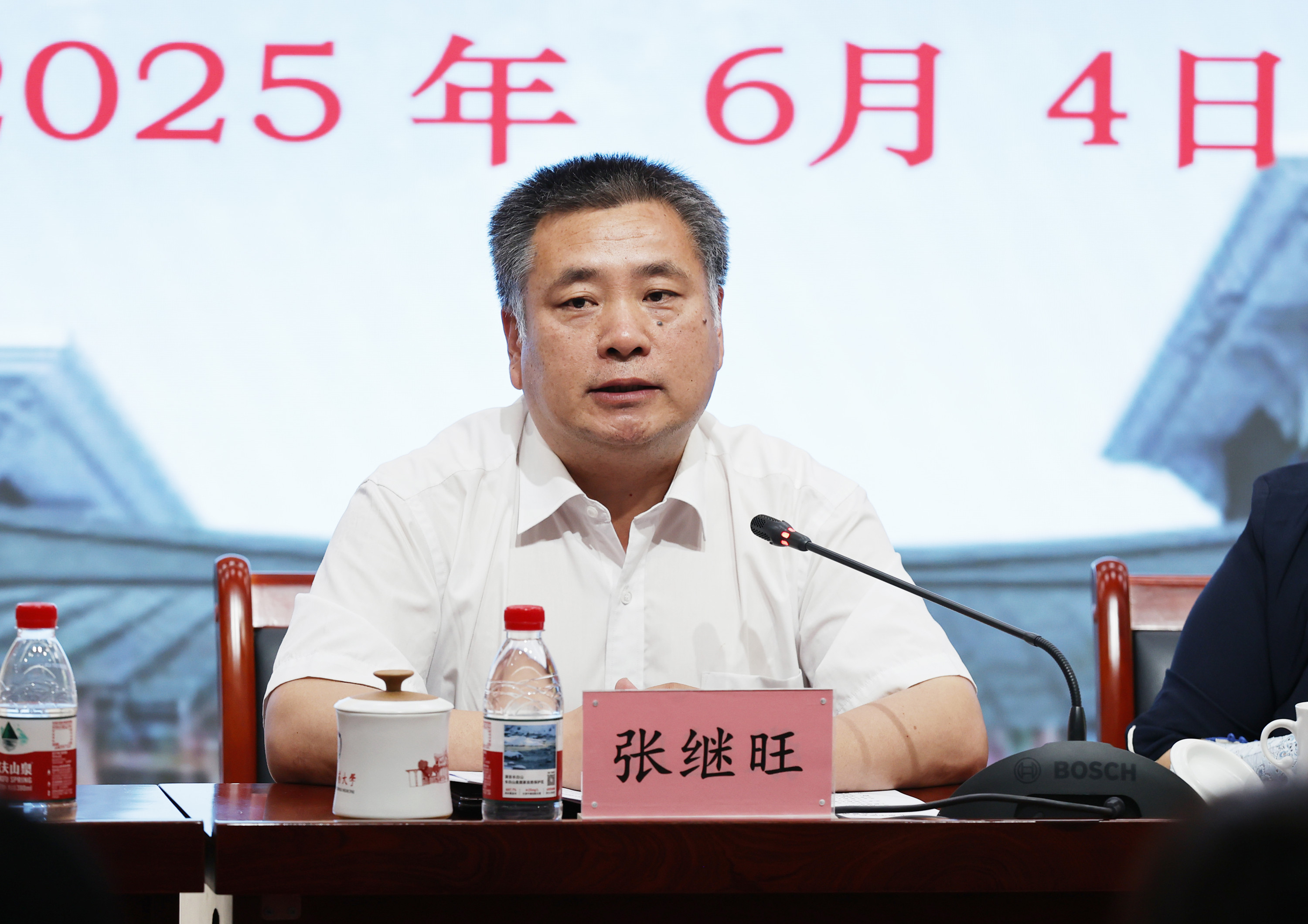张书记_副本.jpg
